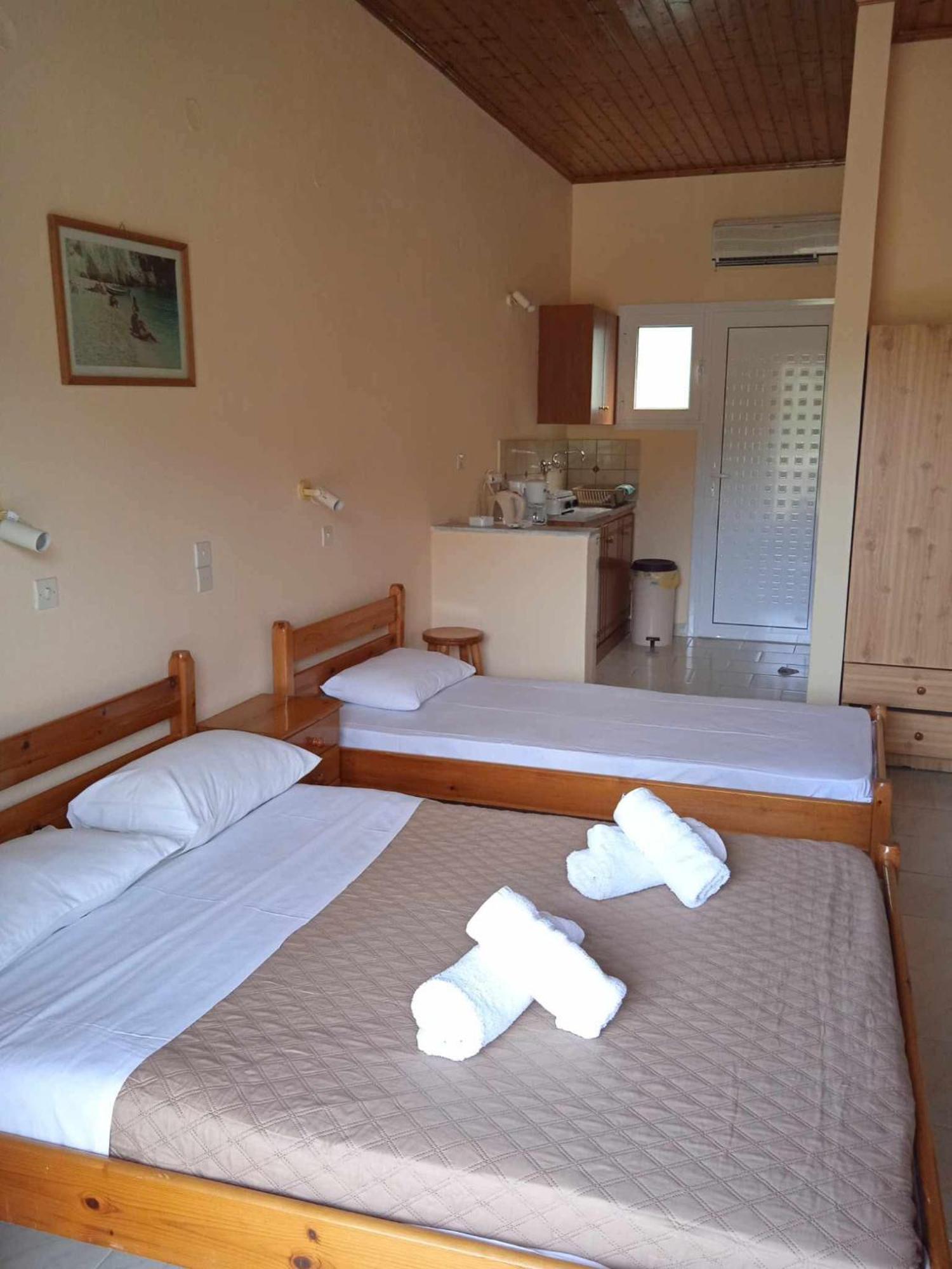Peyko Rooms Keri Exteriör bild